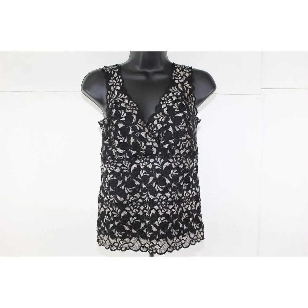 White Black House Market ladies crop top size M